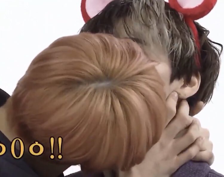 A thread of Ateez moments that have no straight explanation to them  #ATEEZ   #STANWORLD  @ATEEZofficial