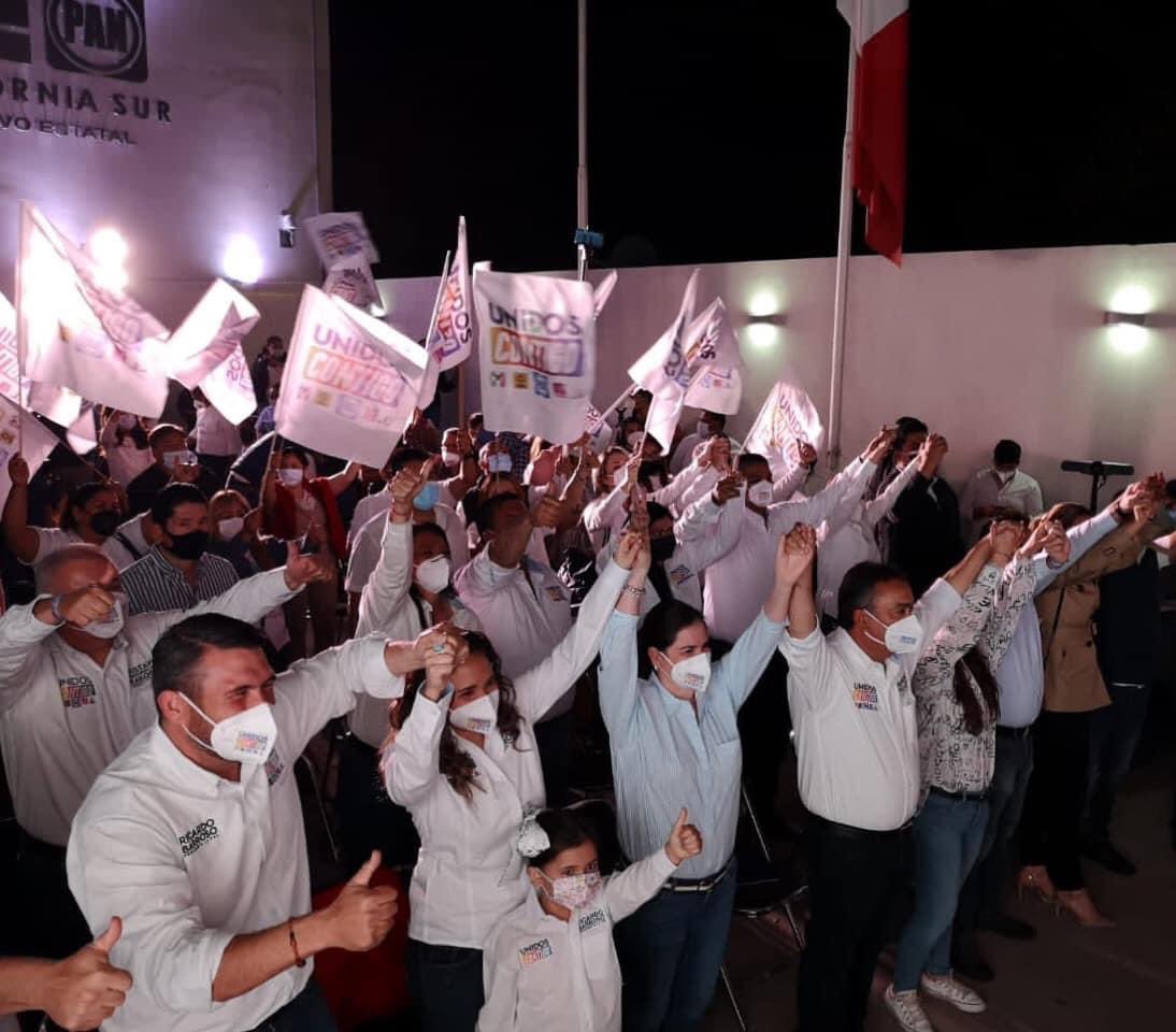 KathiaBolio's tweet photo. A las 00:01 horas del día de hoy iniciamos campaña en #BCS, acompañando en #LaPaz al próximo Gobernador @PanchoPelayoC y a todas las y los candidatos de la coalición #ContigoBCSTodoLoPuede 🔴🔵🟡. 

Lista para la primera caminata...💙
#vaxméxico #UnidosYFuertes #UnidosContigo https://t.co/z1GESdHAVv