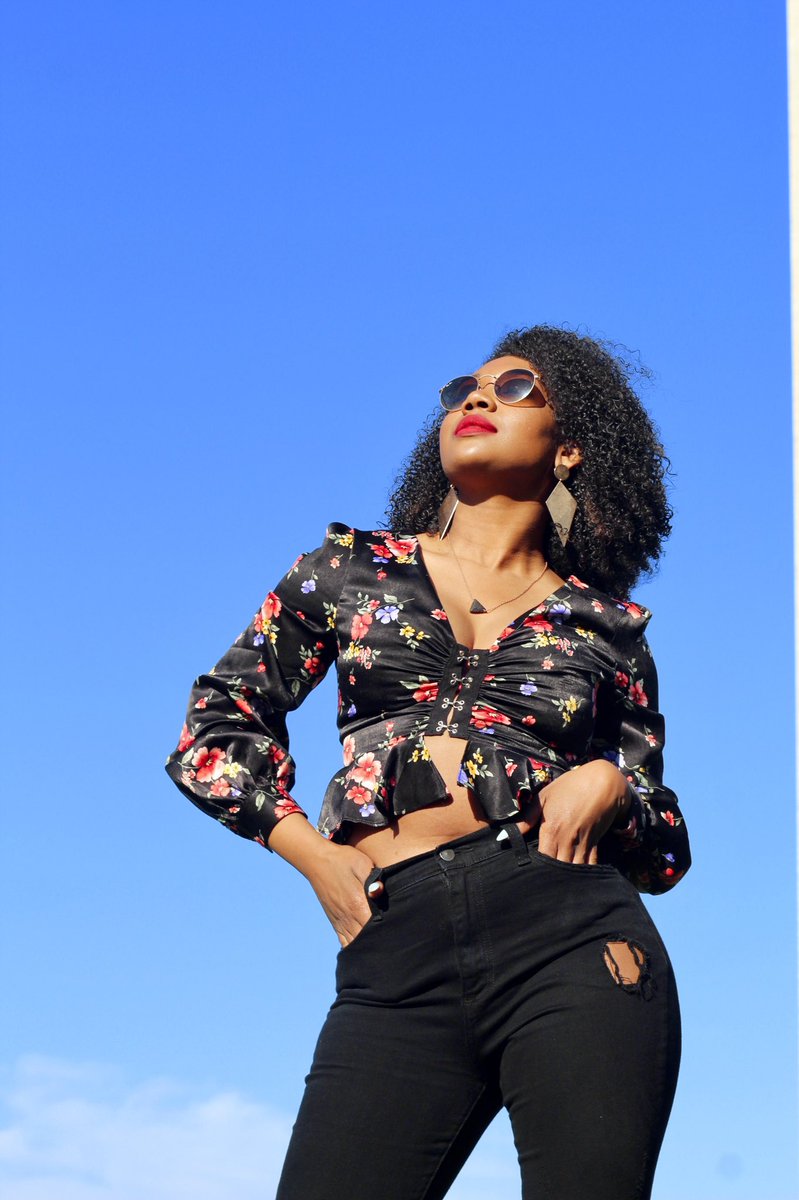 sirleafcreative's tweet photo. It was so much fun shooting my friend and line sister, Samaria in DC yesterday! Check out this thread! #sirleafcreative #thenewstandard https://t.co/rQ8YOqgh48