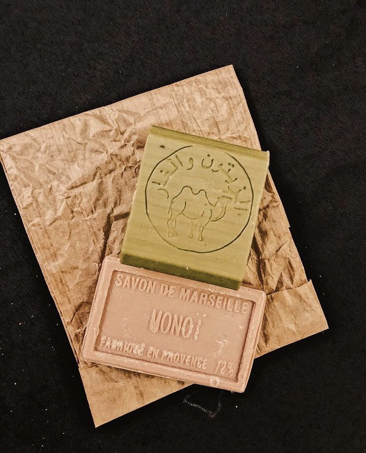 AssoUnionTerre's tweet photo. 🚿Le panier hygiène coûte 3 euros et se compose de :
 - un savon solide pour le corps au Monoï
 - un savon solide pour les cheveux    

Inscription ➡️ https://t.co/5KCED51Xdh https://t.co/P4J9y675CK