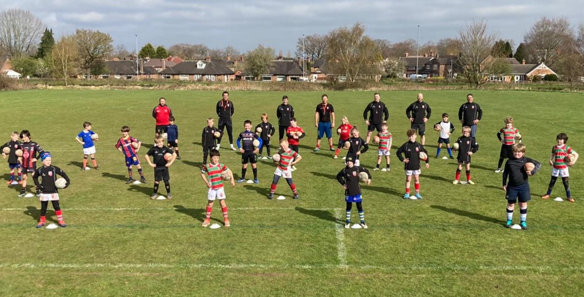 WRUFCUnder12's tweet photo. What a way to spend Easter Sunday  morning. Congratulations to Fin, Josh &amp; Alfie for their superb efforts today leading the way out of Lockdown. A great team photo at the end as well. #WarringtonWay #GreatToBeBack #EasterRugby https://t.co/IIhASNpqQF