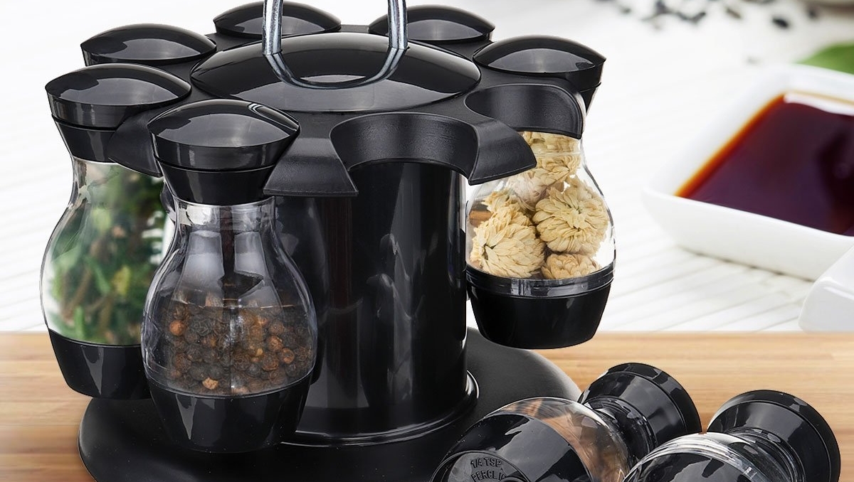 Easily access your spices and herbs in your kitchen. Our #handydandy #kitchenaccessory is perfect for the organization for the avid cooker or beginner! 👩🏻‍🍳🥘

#interiordecor #interiordesign #interiordecorating #decoration #homesweethome 

oliveneden.com/products/8pcs-…