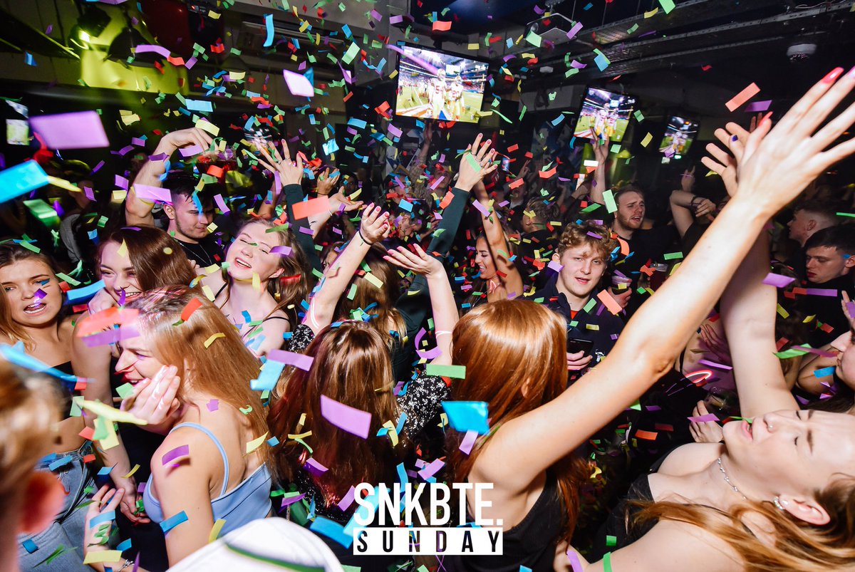 SnakebiteSun's tweet image. One week closer to nights like this again 🐍❤

Follow us on Insta 👉 instagram.com/snakebite_sund…