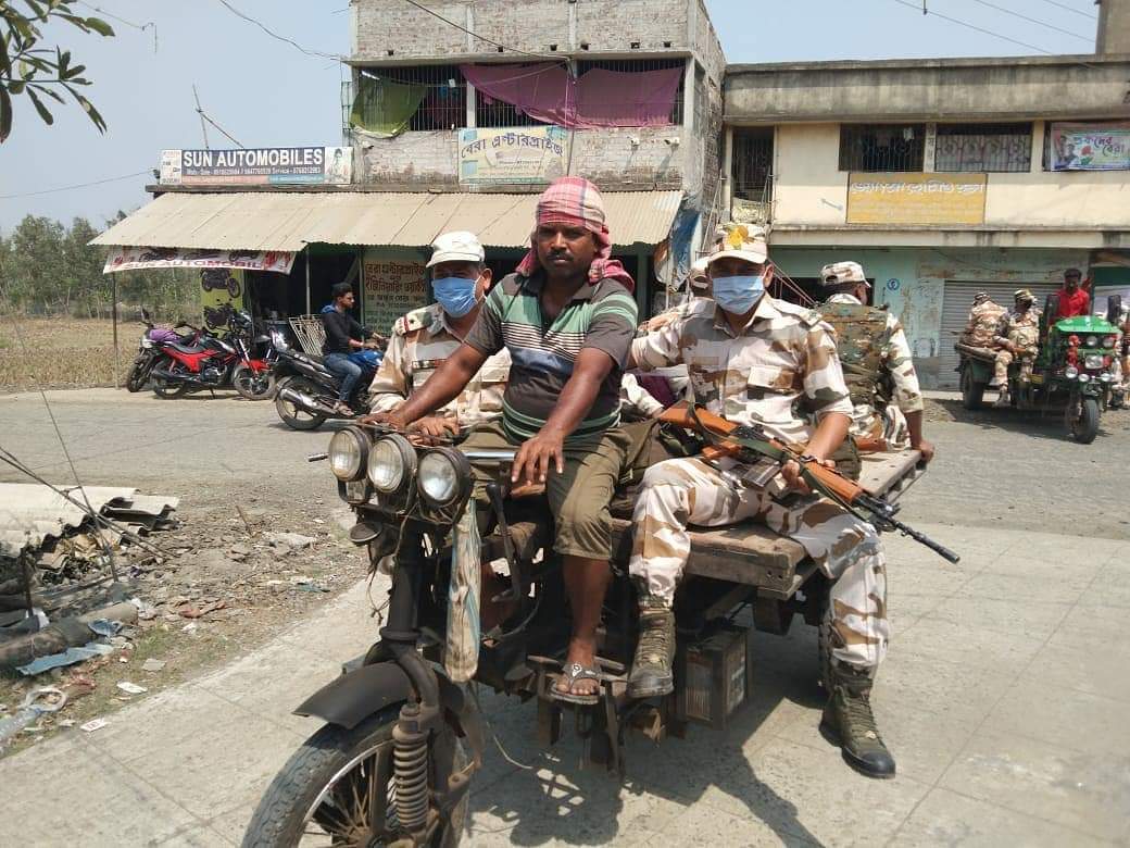 forcesrange's tweet photo. आइटीबीपी को मिला नया हेलीकॉप्टर जिसमें जवान पेट्रोलिंग करेंगे
#BengalElections #BengalBattle @ITBP_official 
This is how state police provide logistical assistance to CAPF #BijapurEncounter #Chhattisgarh https://t.co/0IwoRQfjpE