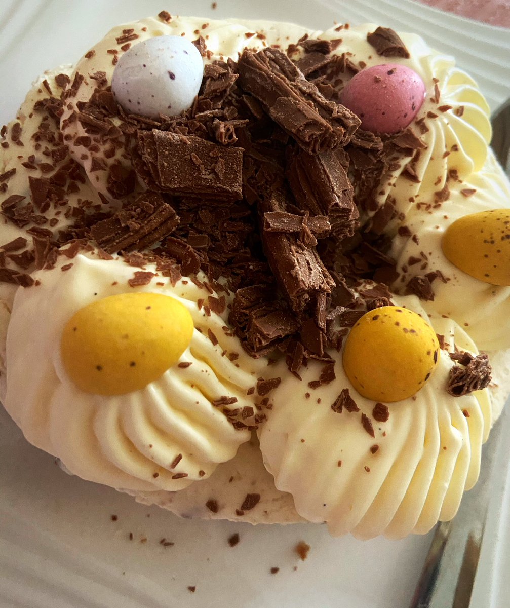 KathysBakes's tweet photo. 🐰Happy Easter🐰
We are celebrating today with some homemade individual #minieggs cheesecakes! 
-
#cadburys #easter #eastersunday #baking #cheesecake #cheesecakelovers #eastereggs #eastertreats #chocolate #HappyEaster2021 https://t.co/VPbouRhhfD