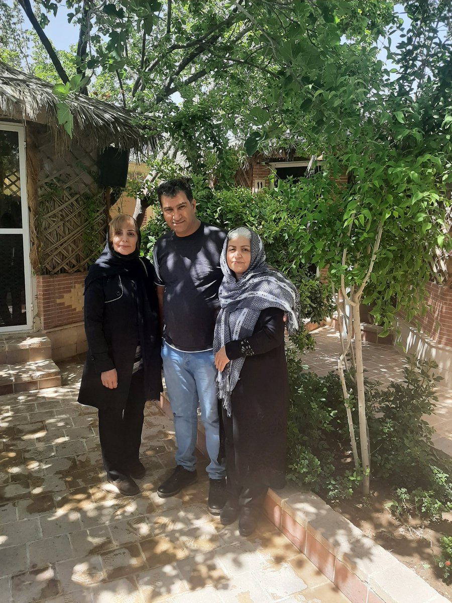AsefBakhtiari's tweet photo. هردو داغدار 
اماهمچو دماوند استوار https://t.co/Ofii9RRDIr