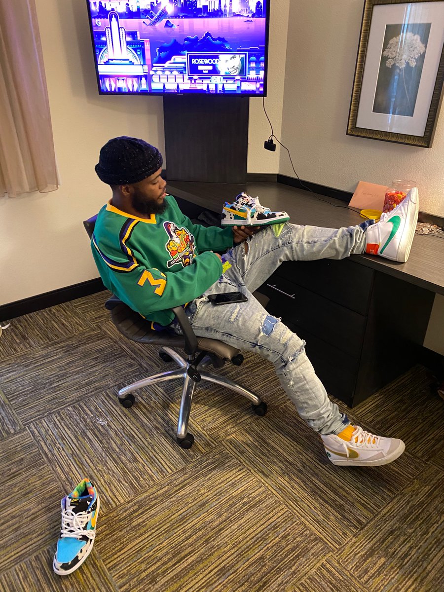 Hunchobigs's tweet photo. God you’re are all I need in this life... shout out to the market for paying my bills and helping me becoming financially free #itllallmakesense https://t.co/8pF19yhf6H