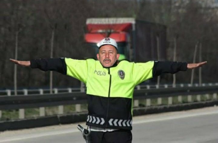 ronaldocuyumm's tweet photo. Bazı sergen yalçın fotografları https://t.co/0crWExkUvX