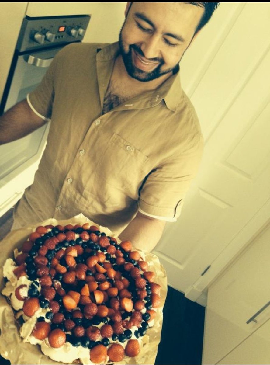 Chef Khan <a href="/usmankhan215/">Usman Khan</a>  strikes again. What an absolute masterpiece. 
#pavalova  Fantastic Easter present. If we sold this mate it would be in #finest  packaging. 
#lovedit #tasty #chefKhan