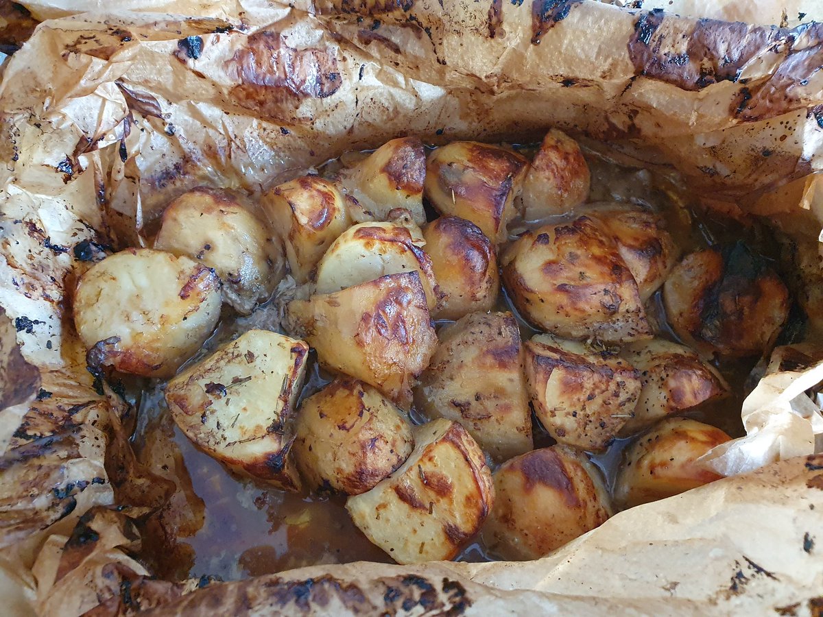 GingergalWales's tweet image. Bit later than planned, but it was worth waiting for! #lambkleftiko #greekstyle #easter