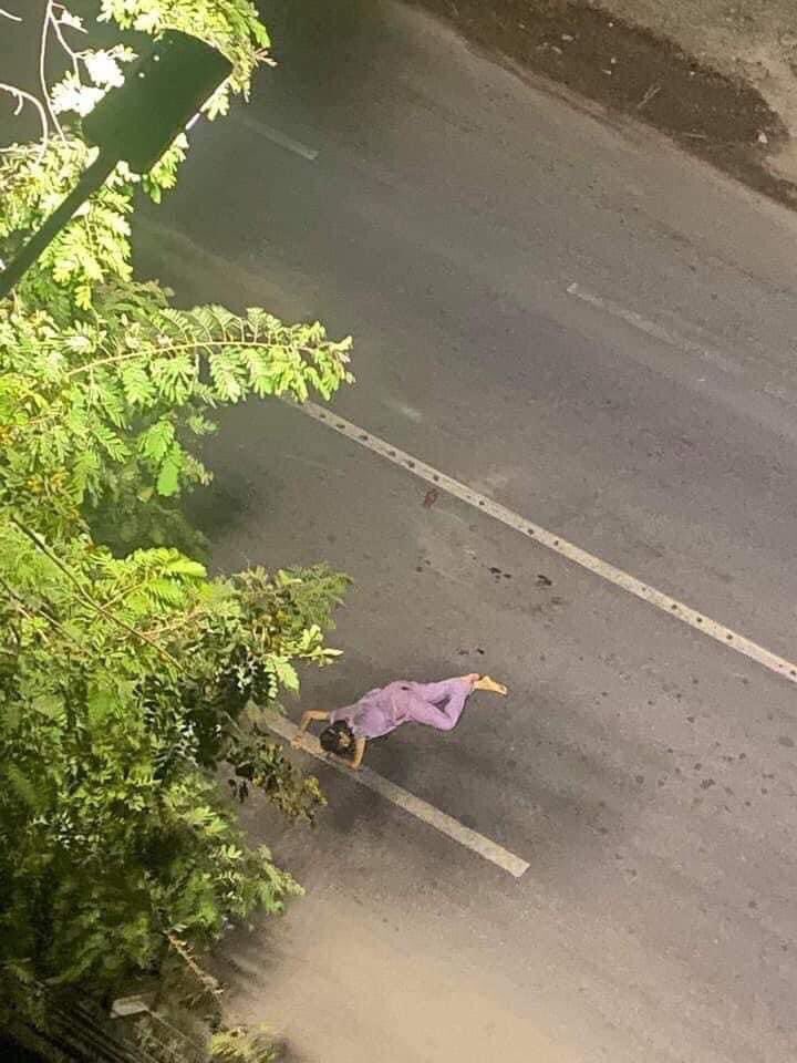Tonight ,around 9PM the unknown gril dead body was found with Gun Shot wound at Mandalay.
Nobody can’t go out there and take her body because of curfew. This’s too inhumanity, too much.
Dear world,Please don’t neglect us.
Please...
#WhatsHappeningInMyanmar 
#Apr4Coup