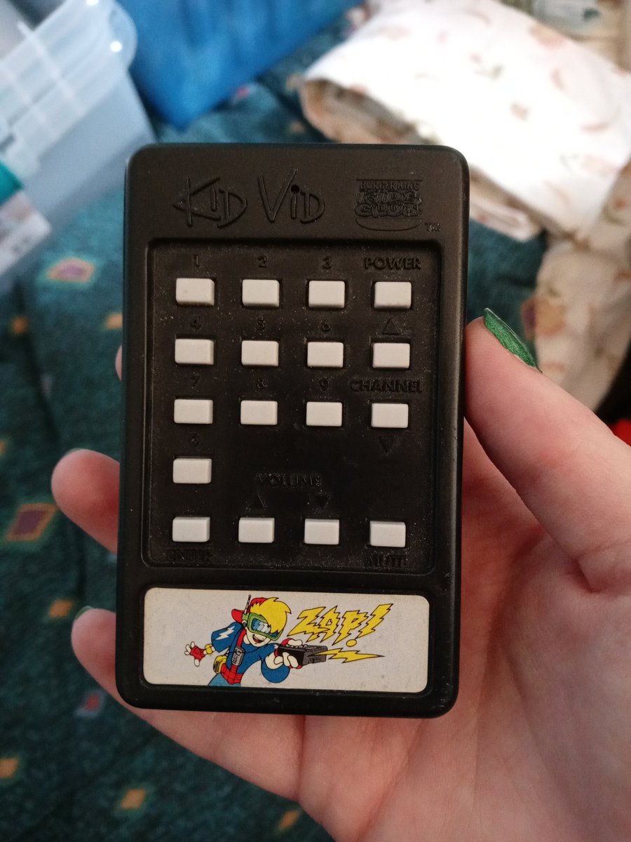 Random_McRandom's tweet photo. @MythicalChef I didn't believe you when you were talking about the Burger King Kid but then i found this while cleaning out my grandparents house. https://t.co/adMuGO8tuM