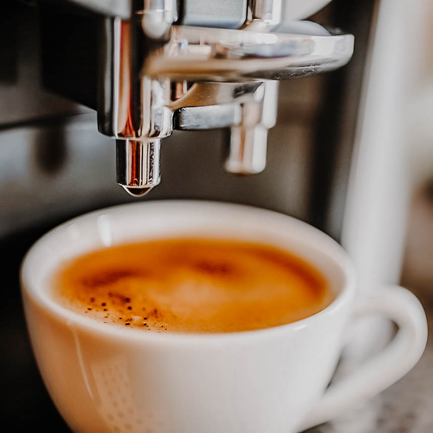 Le café devrait être noir comme l'enfer, fort comme la mort et aussi doux que l'amour.
#cafefrance #coffeegram #café #coffee #coffeelover #coffeeaddict #coffeepromo #coffeeoftheday