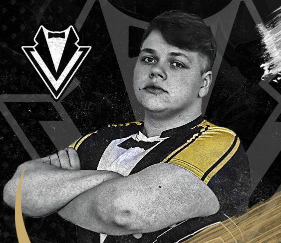 LFT
-Top
-20yo
-Constantly master/gm+
-Easy to work with
-Highly motivated 
 RT's and likes highly appreciated
lolpros.gg/player/lequ