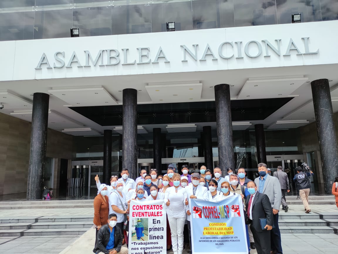PITOCOLORITOEC1's tweet photo. @majo_carrion @LassoGuillermo @ecuarauz 🚨adelante Asambleísta usted es la única que vela por el bienestar de los trabajadores de la salud 🚨📣 @LassoGuillermo @ecuarauz  Necesitamos respuestas #SaludEnLucha #EstabilidadLaboral https://t.co/2W0jv3Ayd6