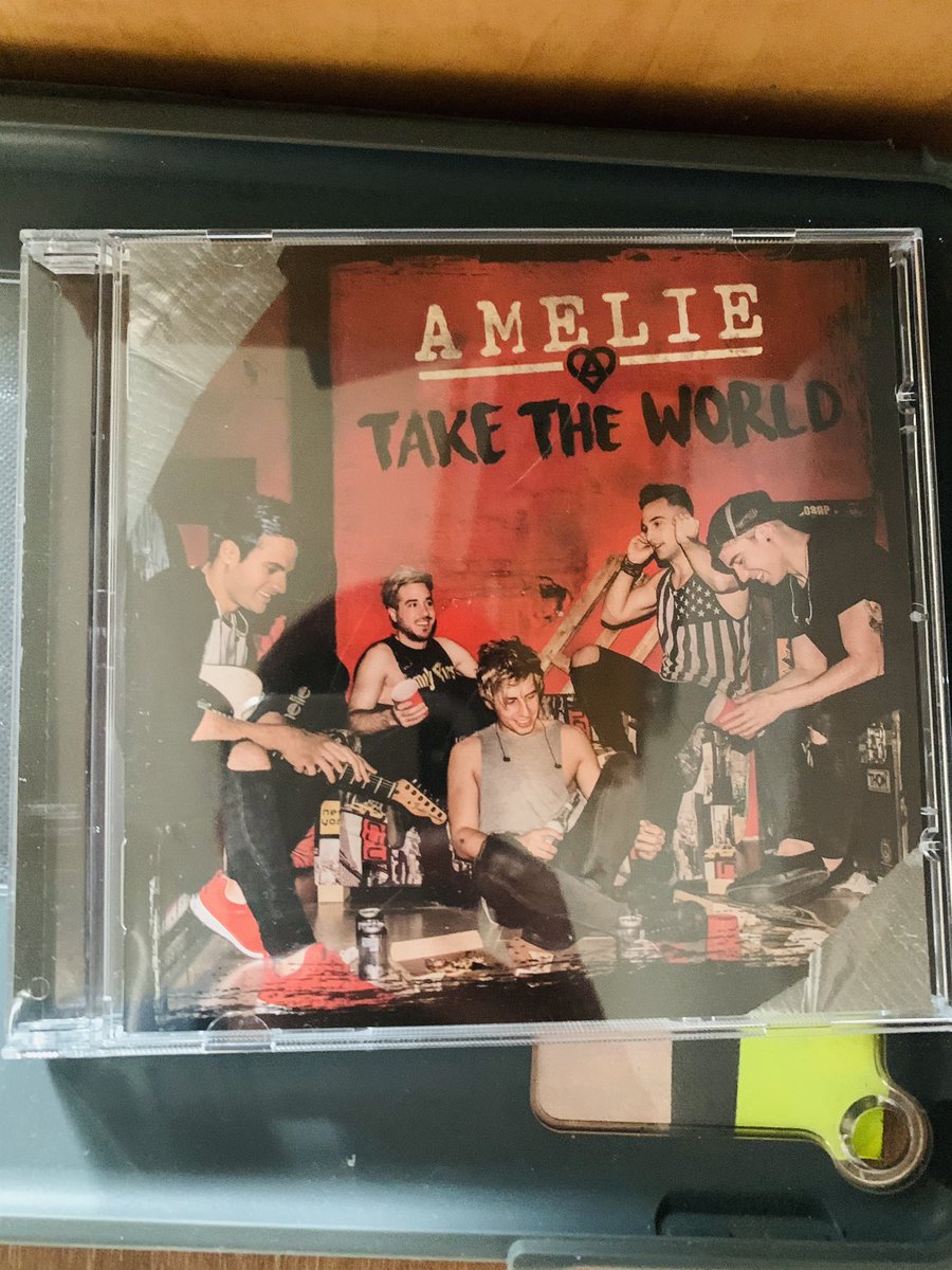 Miticadas que uno se encuentra en casa de <a href="/marcelselvadrum/">MARCEL SELVA</a> #Amelie 🤘🏻