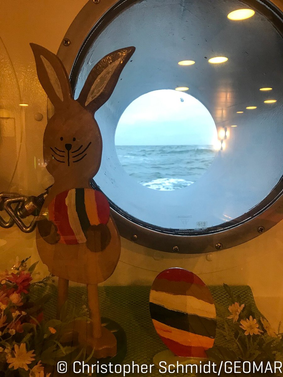 GEOMAR_de's tweet photo. #MSM99 wünscht frohe #Ostern von der #MSMerian! Hier wird jeden Tag gearbeitet, egal ob Feiertag oder nicht. Die Wissenschafter:innen sind weiter auf der Suche nach Sedimentproben der Pockmarks Heute wieder bei bester Sicht auf #Helgoland.
#UnsereWeltistderOzean
@kieluni https://t.co/lthsLuUtbc