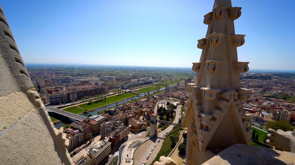 tusdestinos's tweet photo. Hace justo una semana estábamos en #Lleida y todavía estamos pensando en lo increíble que es el recinto de la Seu Vella (catedral antigua). #aralleida #adnlleida #forastering https://t.co/X1dnrjYVrz