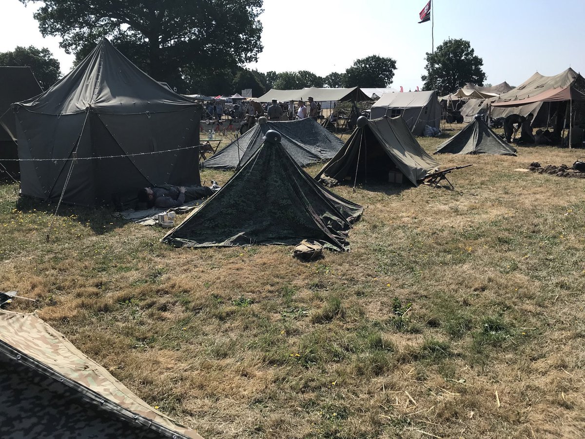 As an aside, most German re-enactors don’t understand/do not follow the correct method for erecting Zeltbahnen. Look at this dreadful, ineffective, unsoldierly example. As a former Gruppenführer, this would have been kicked down & sleeping under the stars the punishment. 6)