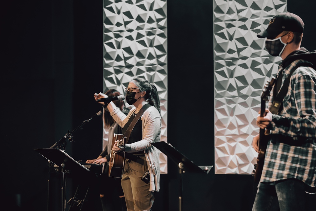 refugeshpk's tweet photo. Our team did an amazing job leading us in worship last night during our Easter service! We are so lucky to have such an awesome God who loves us no matter what. 
⁠
You Cannot Be Stopped
Christ Is Risen
As It Is (In Heaven) 
Criminal On A Cross
Glorious Day https://t.co/5hr8NhkhGo