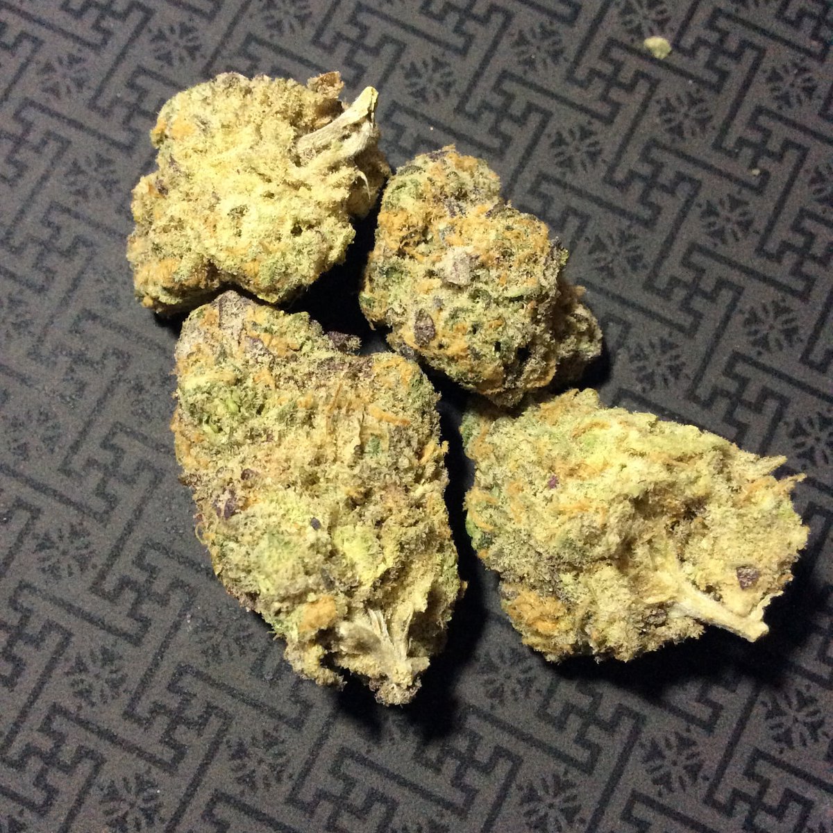 (For medical educational purpose only, Not For Sale) 

Death Star is an Indica-dominant hybrid, an mix of both Sour Diesel and Sensi Star this indica and sativa effects

Buds: thick nugs and sticky
Flavor: Light citrus, peppery
(Click bio for more info)