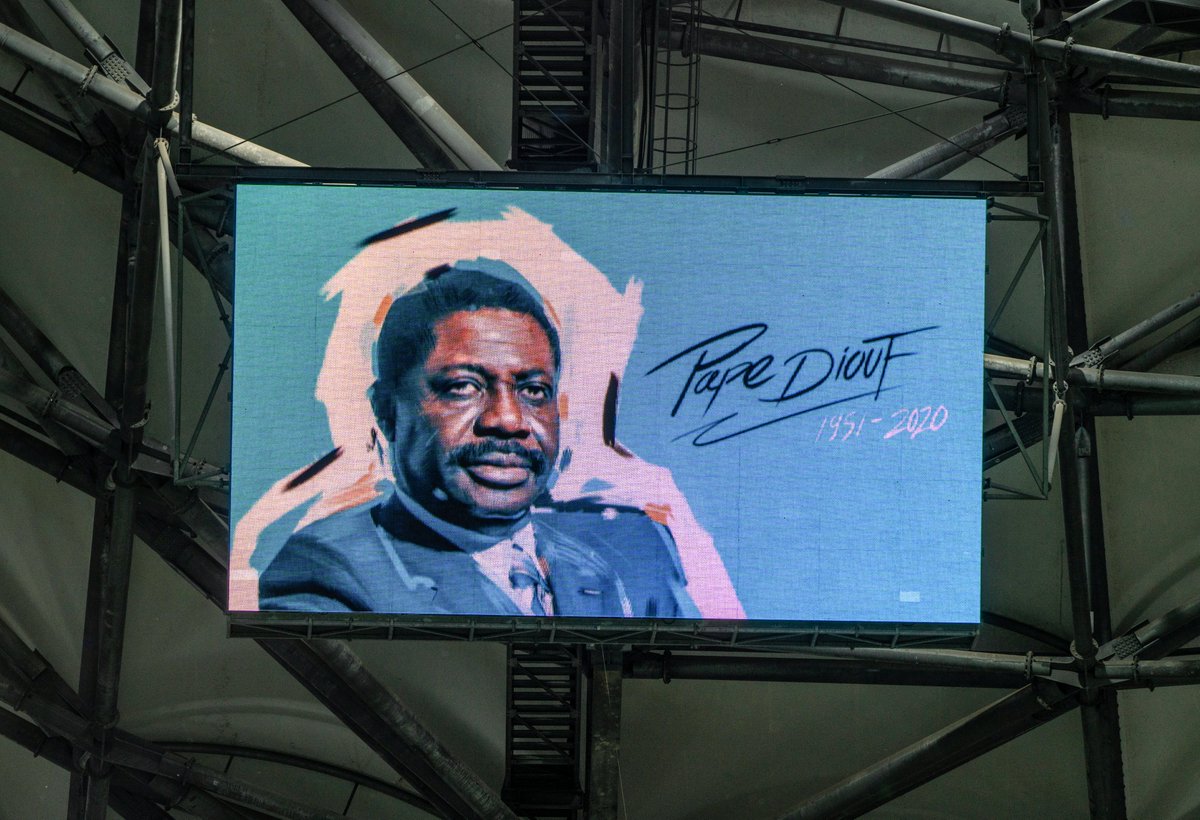 Tout un club rend hommage à 𝐏𝐚𝐩𝐞 𝐃𝐢𝐨𝐮𝐟 🙌

Son oeuvre se poursuit avec la @fondationpape 💙