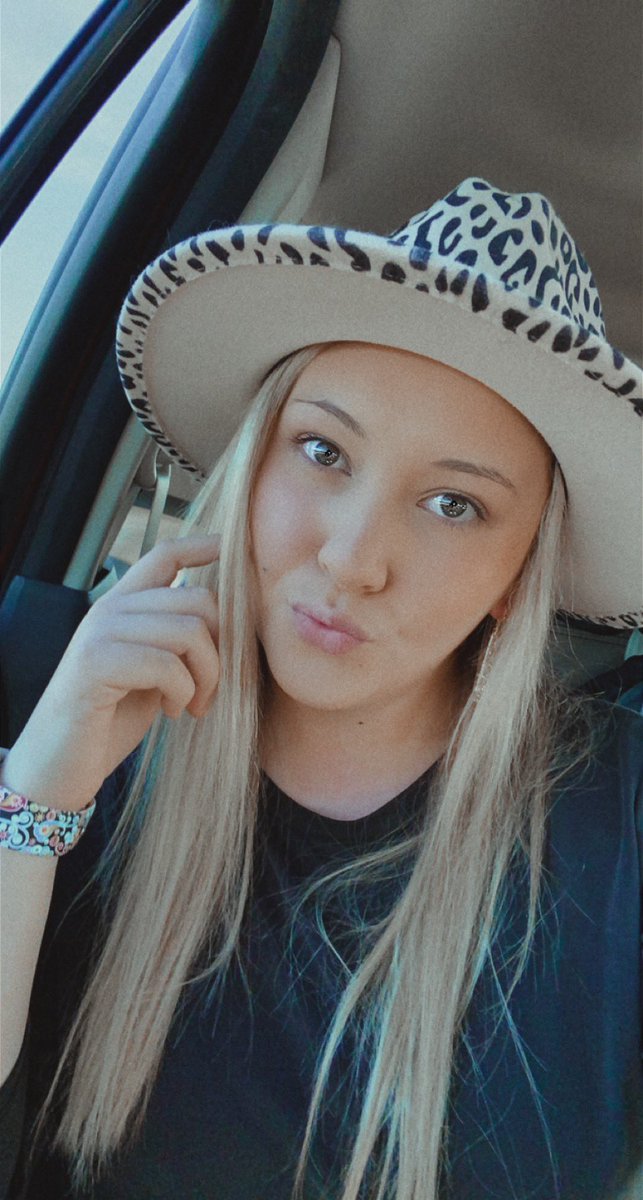JimiLenn's tweet photo. I obviously like the hat lol https://t.co/fj13iqDUnT