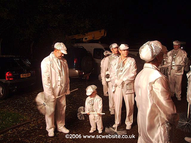 2006 Honiton Carnival images online now scwebsite.co.uk/images/2006/09…