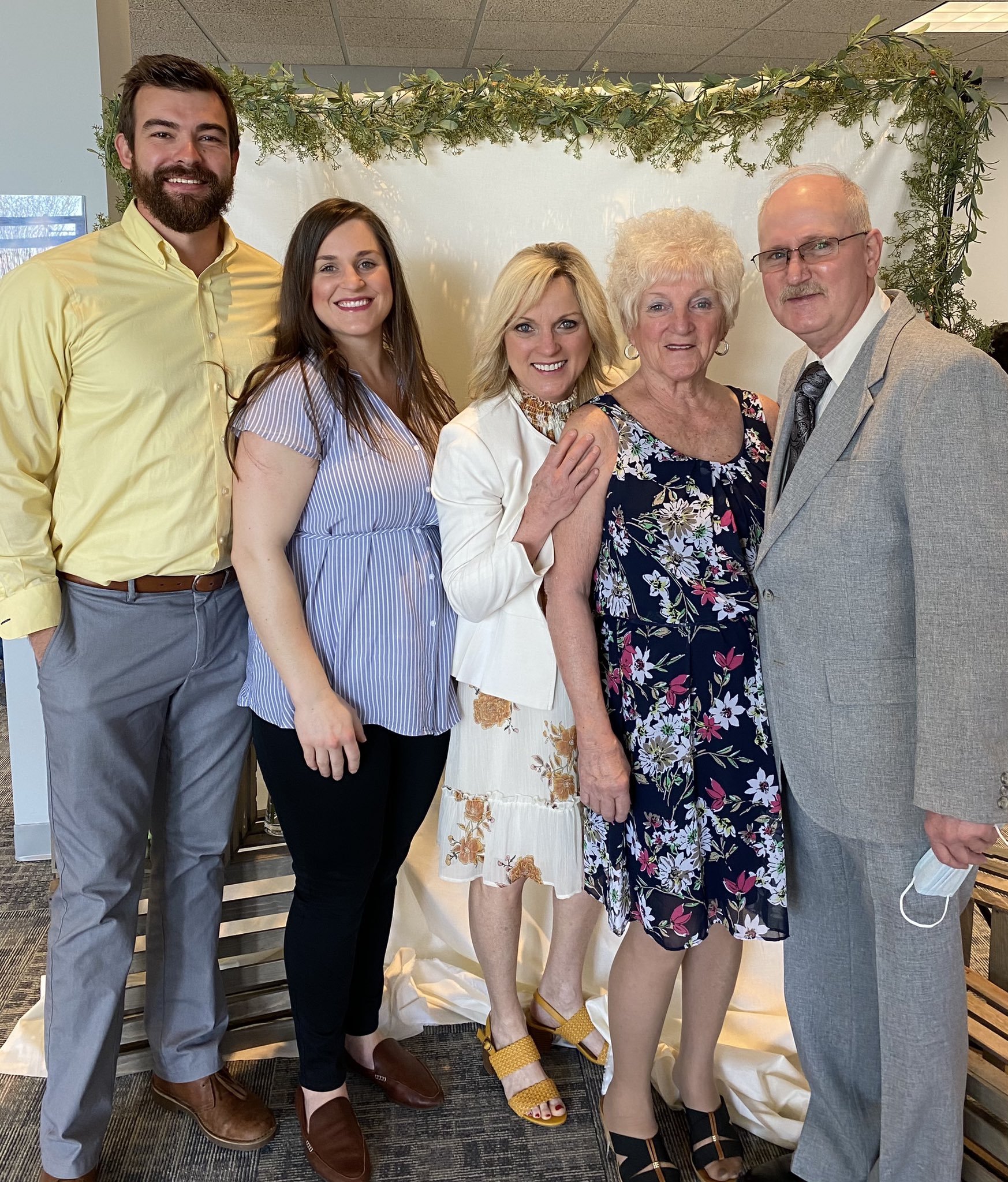 Rhonda Vincent on X: "A wonderful weekend with family - celebrating  Resurrection Day!! Brent & Tensel, Me, Mom, and Mom's Friend Randy  https://t.co/5eZuXpuEFX" / X