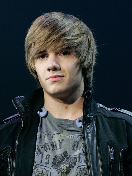 LiamPayneVnzla's tweet photo. Abro hilo de los cortes de cabello que ha tenido Liam Payne en los últimos 10 años
- https://t.co/DK44ei4CaR