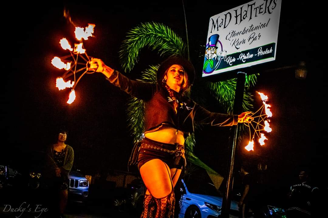 iappreci8urbutt's tweet photo. My friend got this snap of me yesterday and I'm ππππ I love it so much
#flowarts #firefans #forgedcreationfans #fireperformer #firearts #flowmiea https://t.co/KpWX87VmdD