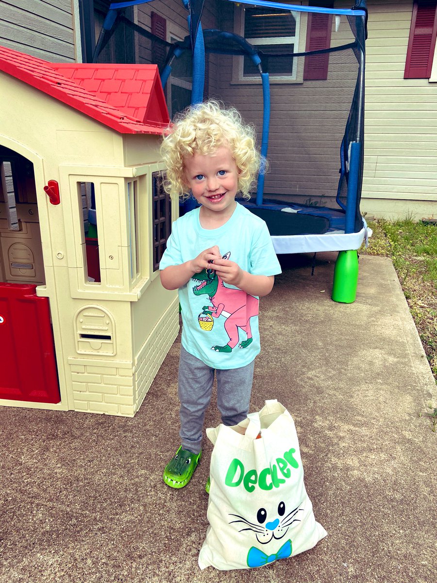 mrswyatt247's tweet photo. @AlaneAdamsBooks Youβve officially stumped us all weekend! ππ₯³ #EasterWithAlane My little Decker says Happy Easter Alane! ππ£π₯ Our final guess is in his Easter bag! π€ͺ https://t.co/ziVkVpznzf https://t.co/vuBgy4e8t1