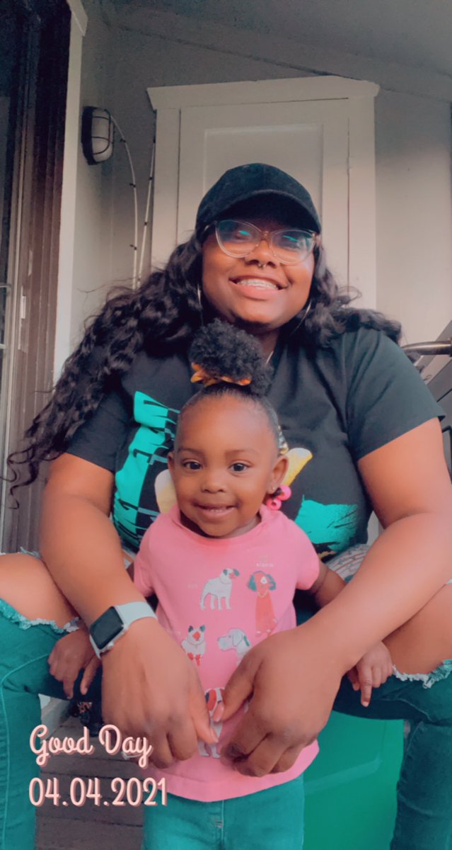 monetjadoreee's tweet photo. These pics are a BIG DEAL because she never smiles in pictures for me ๐ฅด #biggirl #Iampretty https://t.co/2QDr6xdPh1