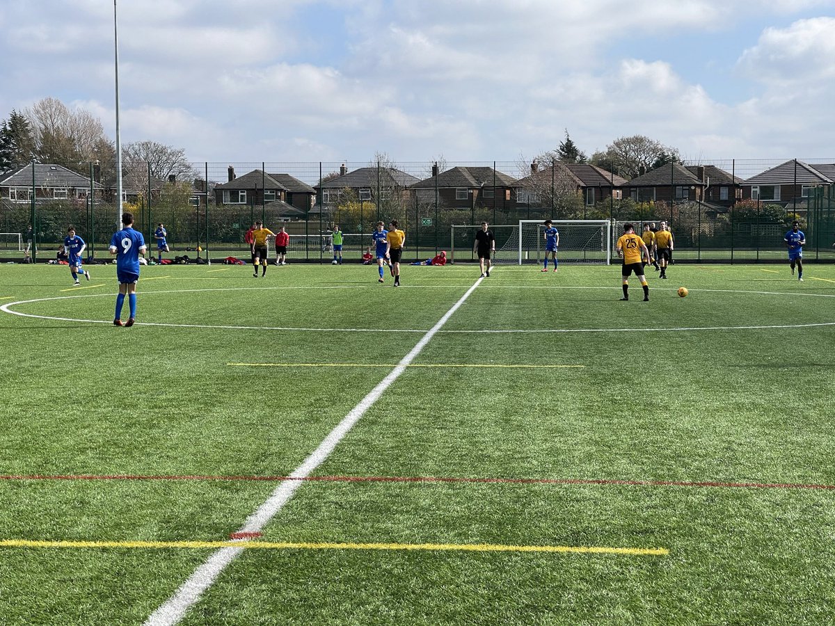 Back In Action ⚽

Our squad got their first taste of match action today since the football return, with a well contested 3-3 draw in a Friendly game <a href="/JU17s/">Juno United U18s</a> 🐯 

Goals :
E Reeve (pen) ⚽
L Davenport ⚽
S Roberts ⚽

#WeAreCheadle #YouthFootball 🔴🔵⚪