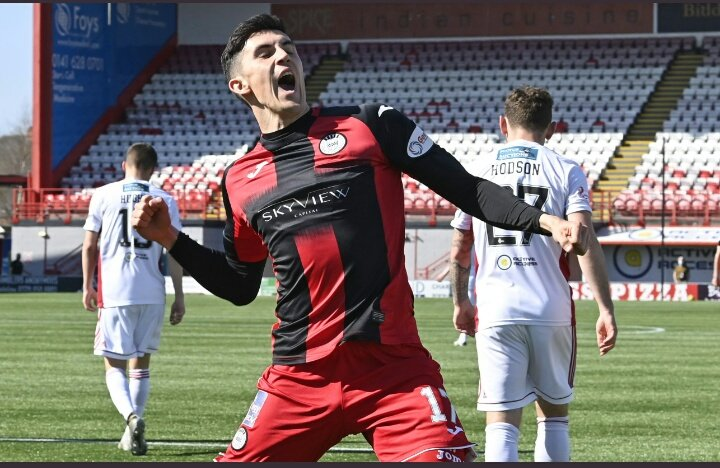 IrelandRadar's tweet photo. Andrew Omobamidele (18) - MOTM on first Championship start 

Jamie McGrath (24) - Two goals for St Mirren to bring his tally to 13 for the season  

Evan Ferguson (16) - Two goals for the Brighton U23s side Vs Liverpool

Not a bad weekend for some Irish lads abroad 🇮🇪👏

#COYBIG https://t.co/pBHrdJsgwI