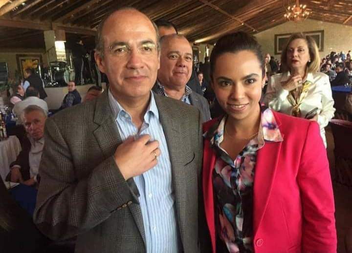 Les presento a Gabriela Fernández de Cevallos, jueza del juzgado familiar de Querétaro. 

También es sobrina de <a href="/DiegoFC/">Diego Fernández de Cevallos</a>. 

Una muestra más de cómo el sistema judicial está podrido a causa del tráfico de influencias y el nepotismo. 
<a href="/epigmenioibarra/">epigmenio ibarra</a> <a href="/fernandeznorona/">Fernández Noroña</a>