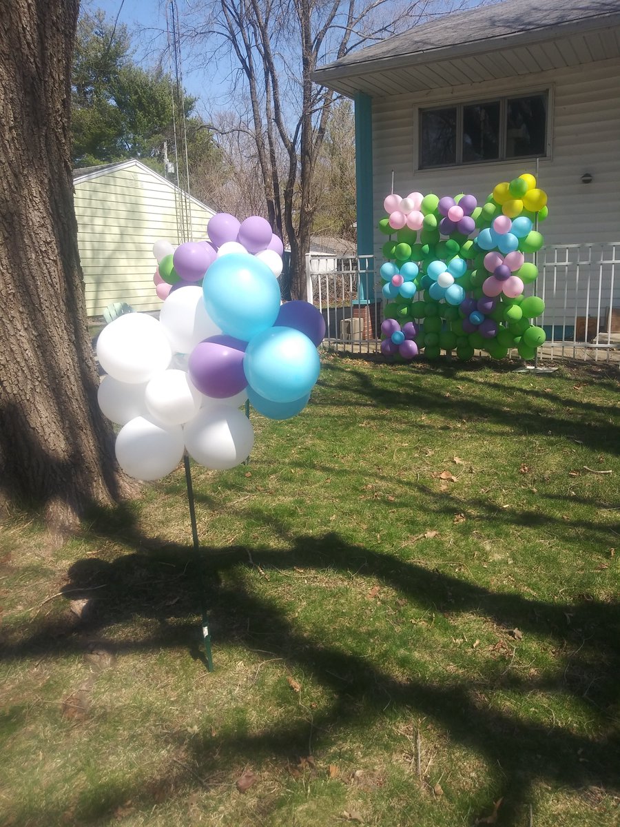 thewwofballoons's tweet photo. Outdoor decor https://t.co/JYbPpywoEl