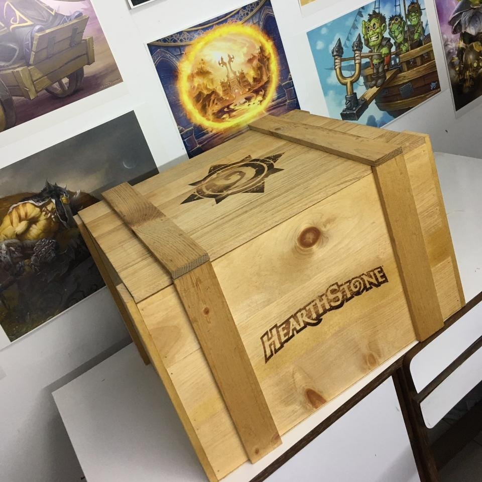 RaneTDF's tweet photo. 🥰Estoy super agradecido y todavía no caigo del HYPE🥰

Si no viste el Unboxing en vivo en @TierrasFuegoHS , te presento el hermoso kit para sobrevivir en los #BaldiosHS que me envió @PlayHSLATAM 

🤔Qué otra cosa debería empacar para sobrevivir a la Horda? https://t.co/Hz92gMXfEd