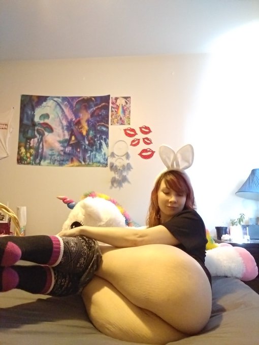 Happy Easter 💋   Head over to my OF to see more 🍑   I appreciate everyone on here, especially my competition<a href="/tag/myxanniversary"class="tags"><span>#myxanniversary</span></a>