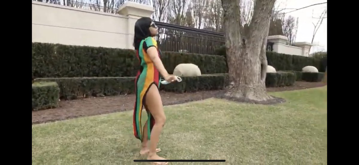 furboni_online's tweet photo. I went all the way to Drake’s Mansion in Toronto. Watch what happened.
Drake - She Danced for Me https://t.co/8VlhKK1U6S via @YouTube https://t.co/ur5sb7sSxB