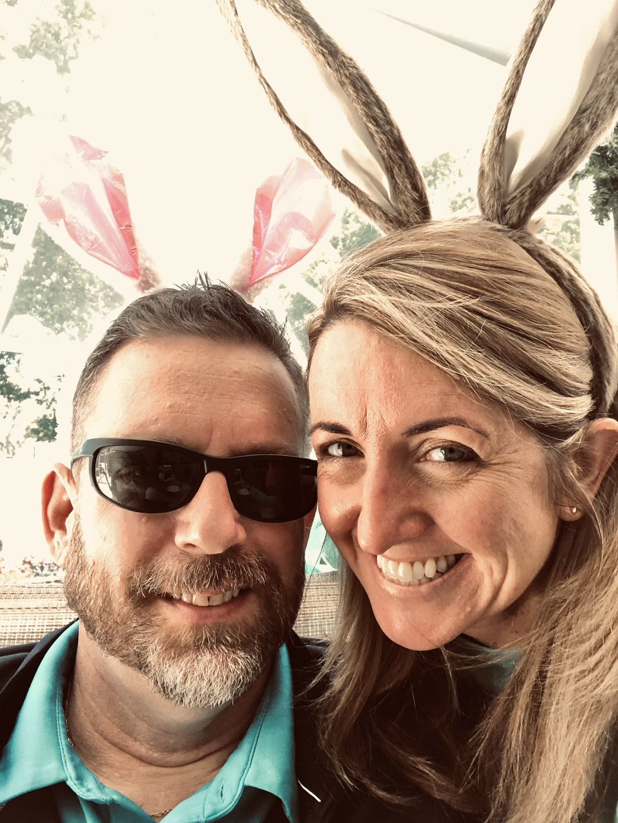 DawnAlves's tweet photo. Happy Easter from #teamalves ❤️🐰 @AaronAlves09 https://t.co/OwFgp5IUTC