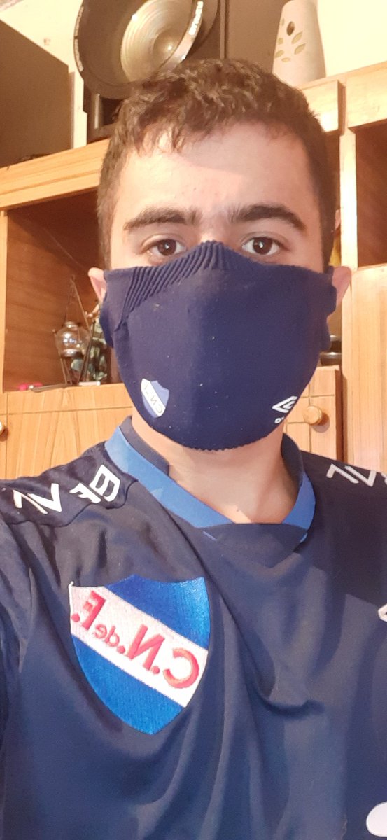 FiuzaSebastian's tweet photo. #TodosUnidosVenceremos VAMOS POR EL BI, HOY HAY QUE GANAR VAMO NACIONAL🔵⚪🔴 https://t.co/7bgzh73jzo