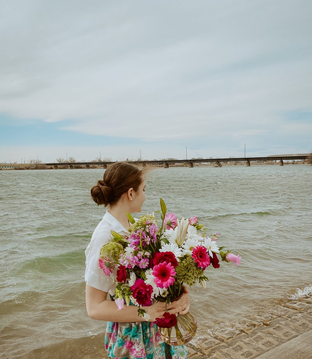 Kates_Ag's tweet photo. Happy Easter from my family to yours!

#easter #easter2021 #family #farmtofashion #flowers #fiver #happyeaster #missouririver #easterbest #hoppyeaster #easterwishes #easterdress #easterflowers #easterhope #itseasterday #easterblooms #spring #montana #bigskycountry https://t.co/so7usKOe8k