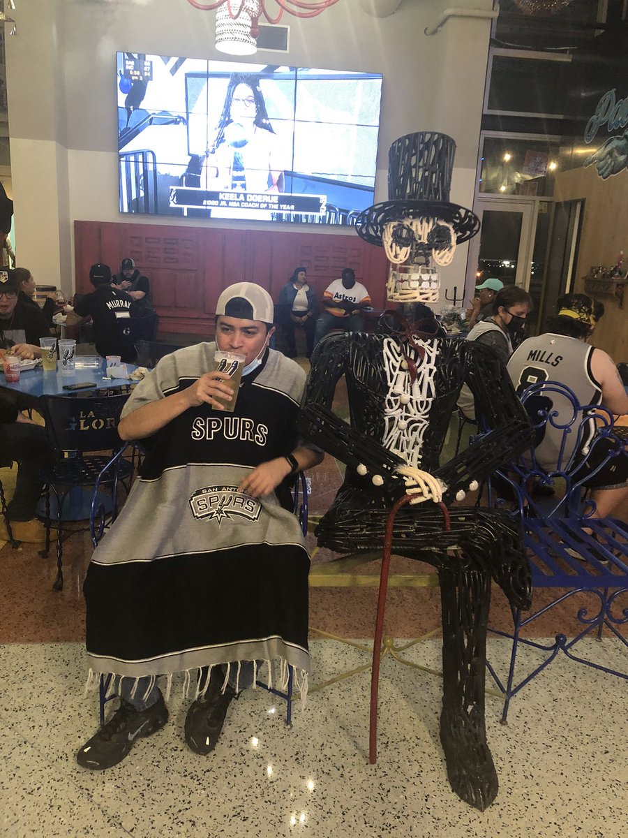 amartin995's tweet photo. I wanna extend my appreciation to @SpursCoyote for this picture from last nights game. It was a fun night regardless of the outcome. Thanks for the love Coyote!!! #GoSpursGo @spurs #SpursFanForLife https://t.co/T1kMmNmSaZ