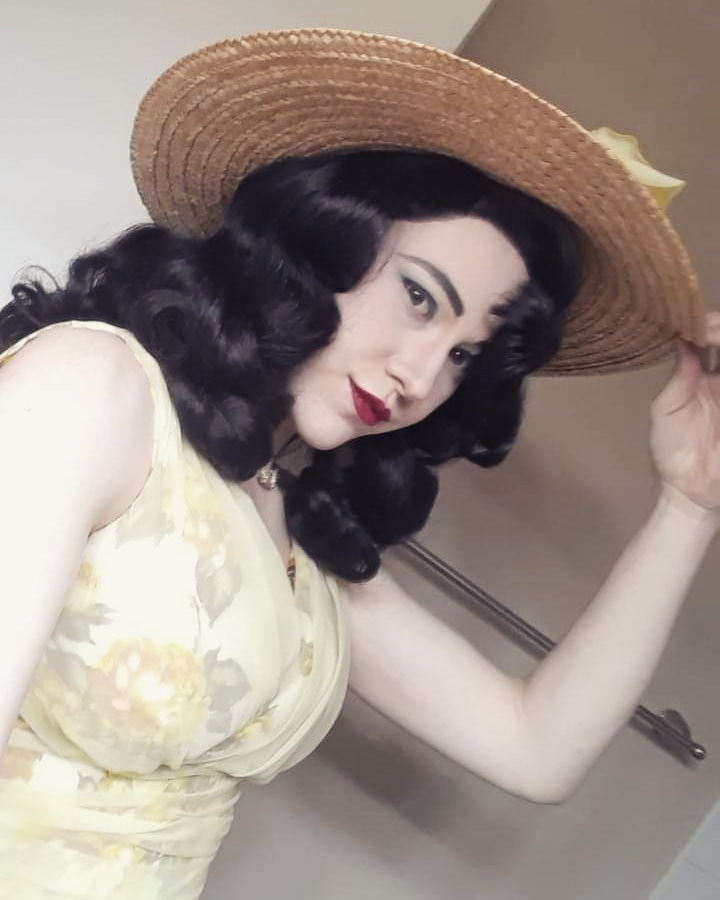 🌷As Pretty as the Springtime Flowers!🌷
Wig by: NeciasHairstyling 
.
#RetroDrag 
#CrossDressing #Crossplay #1950s #RetroFashion #50sfashion #1950sfashion