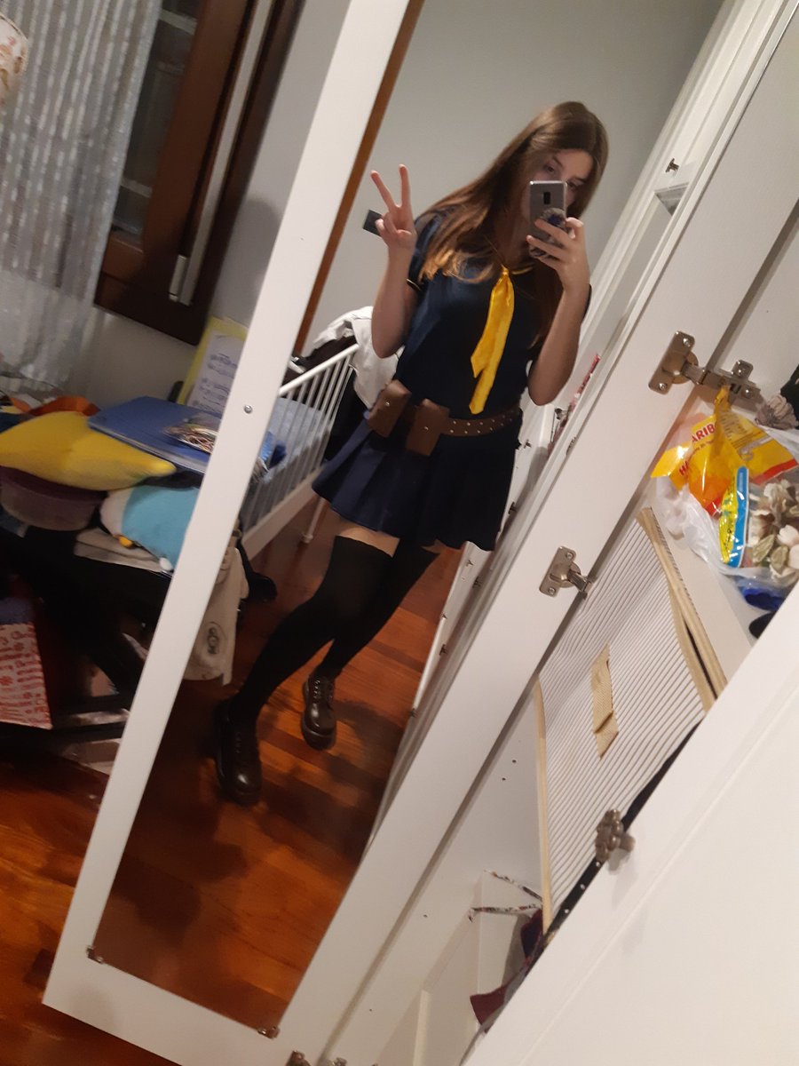 Elycoris_'s tweet photo. Small #tryon of the last cosplay i finished sewing❤
I'm so proud with the result, i really hope you'll enjoy it🥰
#raidenmei #HonkaiImpact3rd #cosplay #cosmaking https://t.co/Cnrc0yhKhr