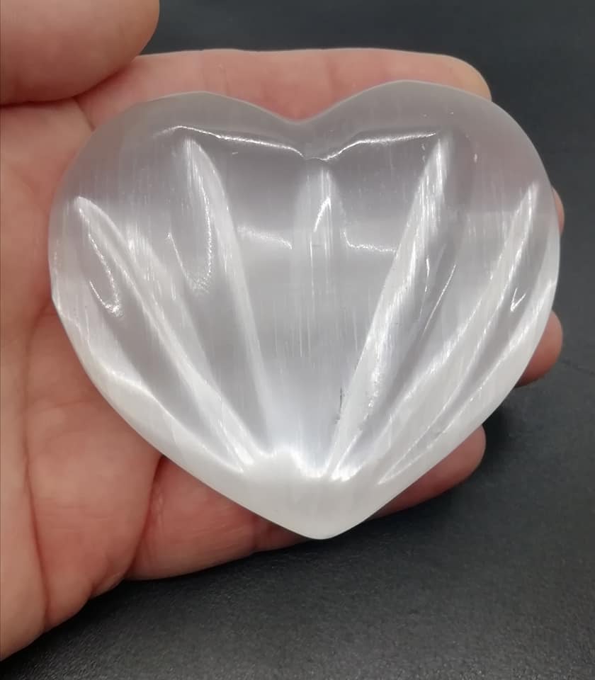 StonesMystical's tweet photo. Beautiful Large Selenite Hearts
These beautiful Selenite hearts are polished and shaped into a beautiful puff heart.
#crystals #gemstones #crystal #minerals #crystalsreading #readingcrystals #crystalshop #gems #quartz #amethyst #crystalsforsale #crystalslondon #crystalenegery https://t.co/cYdslR6L9D