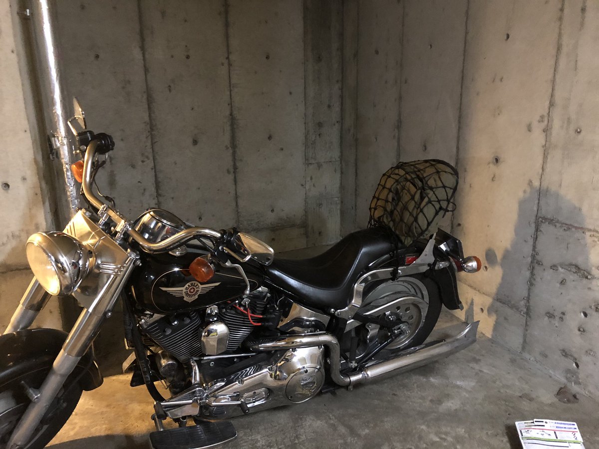 flstf1998_hiro's tweet photo. 今日夜バイクに乗ろと思うけど
まだまだ寒いかなー死ぬかなー https://t.co/OLJURX3P4s