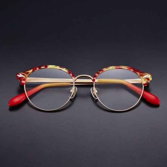 ใส่แว่นของเธอแล้วเธอจะกลับมาอยู่ในสายตาเราไหม