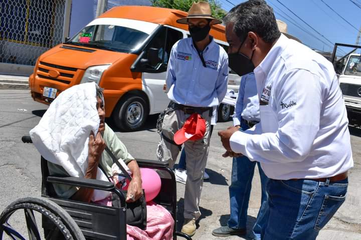 La promesa de la continuidad de la 4T se ve reflejada en la mirada de cada habitante de la colonia Valle de Los Reyes. Jóvenes, adultos, niños y personas de la tercera edad se acercan a las propuestas y quieren ser escuchados; estoy para servirles. #UnDiputadoRESPONSABLE